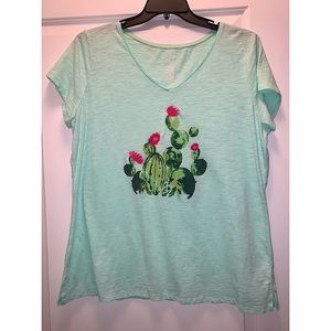 Cactus v-neck tee 🌵